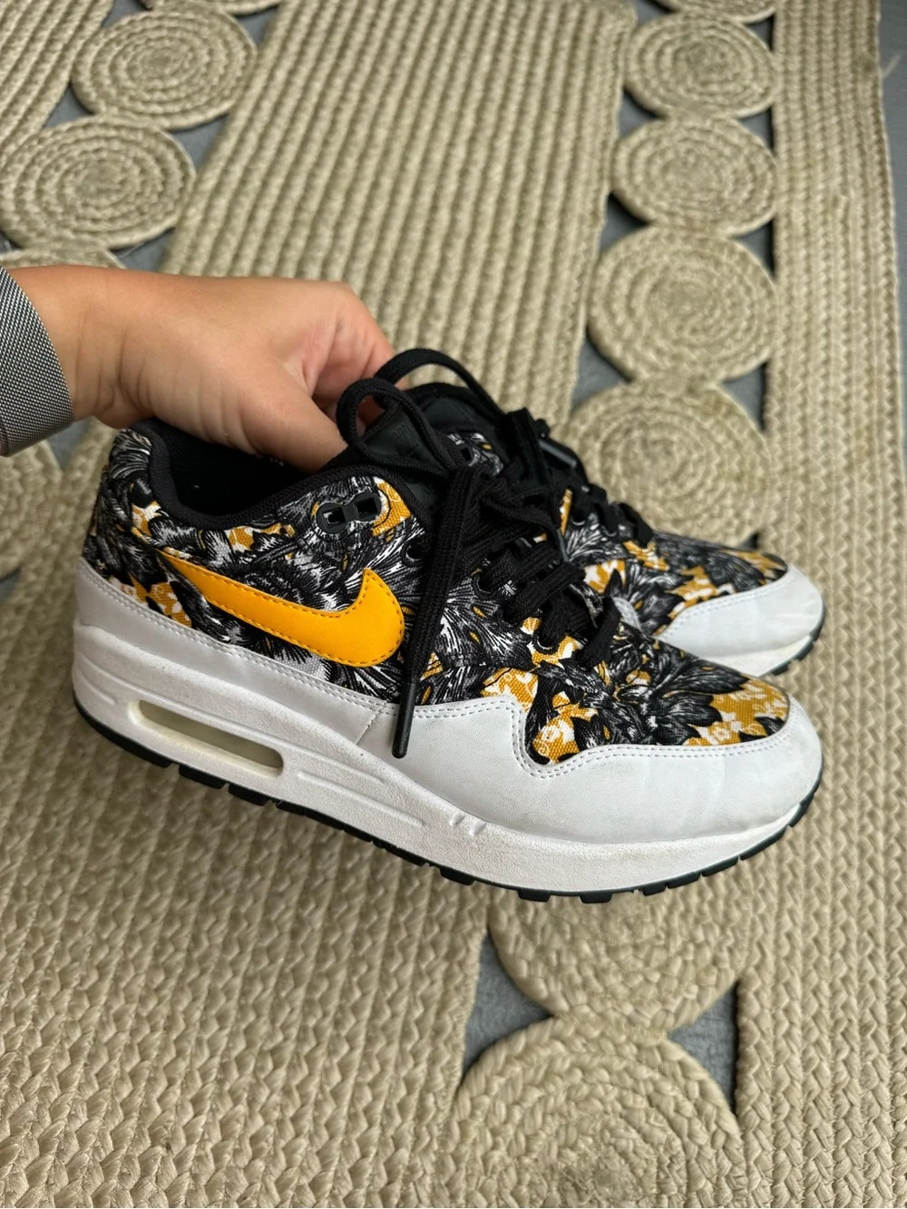 Nike Air Max 1 Floral Yellow Black White Sneakers Shoes Size 7.5
